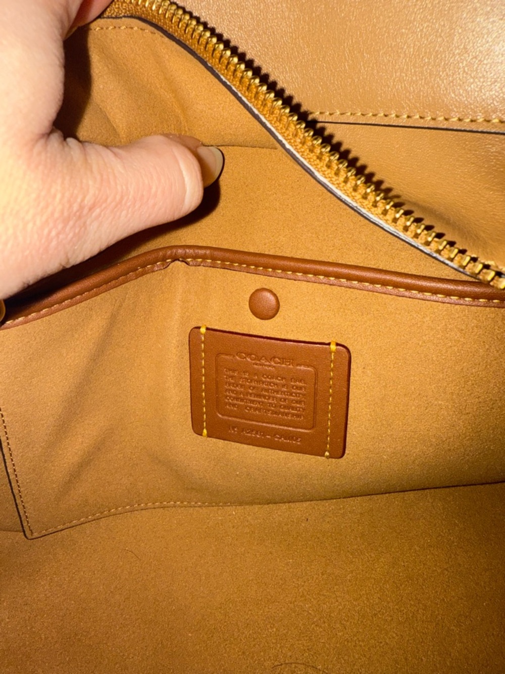 Coach Empire 28 Honey Brown, excellent condition - Picture 10 of 12